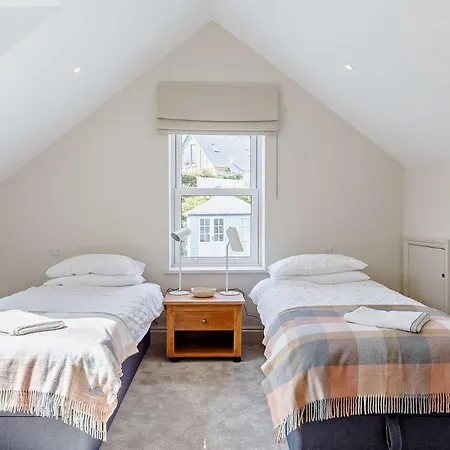 Apartment 4 Bed In 82152 Fowey