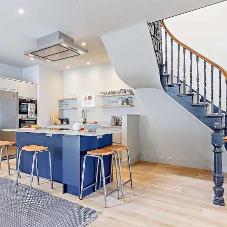 Apartment 4 Bed In 82152